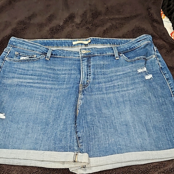 Original Levi's Jean Shorts - Picture 1 of 6